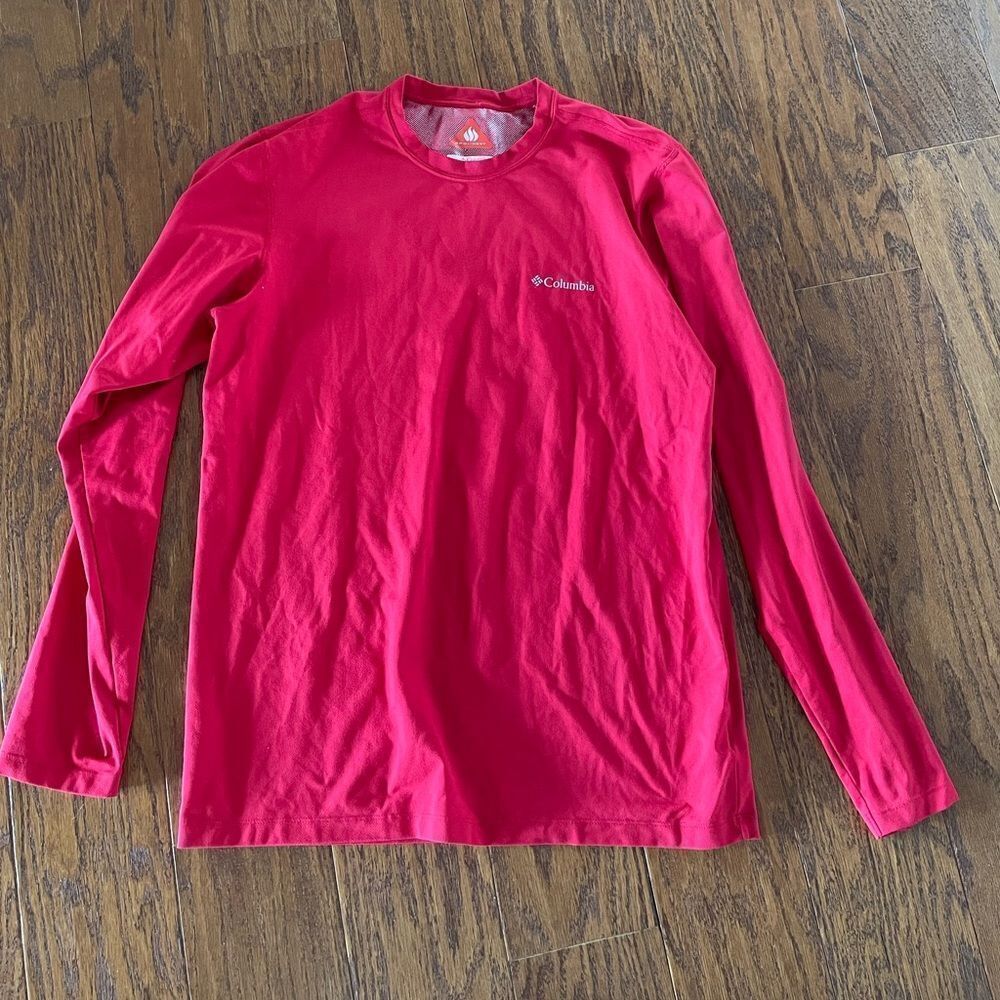 Men’s red Colombia top